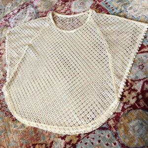 Girl’s lace poncho shirt
